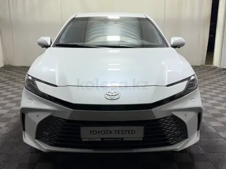 Toyota Camry Luxe eCVT 2024 года за 22 500 000 тг. в Алматы – фото 5