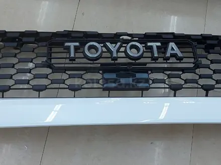 Решетка Тойота Тундра за 120 000 тг. в Алматы