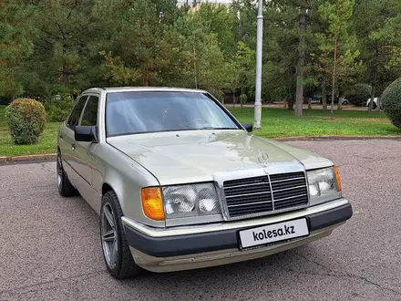 Mercedes-Benz E 230 1990 года за 2 000 000 тг. в Шымкент