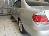 Toyota Camry 2004 года за 6 000 000 тг. в Жанаозен – фото 5