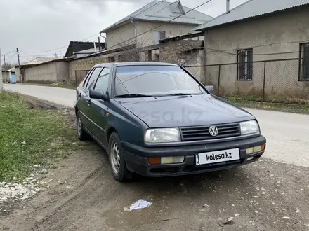 Volkswagen Vento 1994 года за 1 300 000 тг. в Шымкент – фото 2