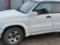 Suzuki Grand Vitara 1999 годаүшін3 200 000 тг. в Алматы