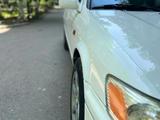 Toyota Camry 1998 года за 3 400 000 тг. в Шымкент – фото 2