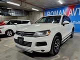 Volkswagen Touareg 2012 года за 9 500 000 тг. в Астана – фото 2