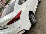 Hyundai Solaris 2019 года за 7 200 000 тг. в Уральск – фото 3