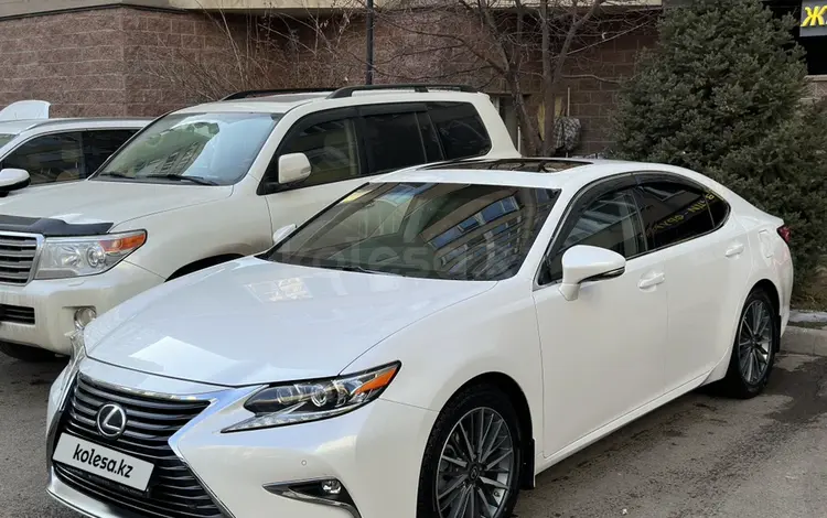 Lexus ES 250 2015 года за 15 800 000 тг. в Алматы