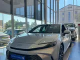 Toyota Camry Luxe eCVT 2026 года за 24 190 000 тг. в Актобе