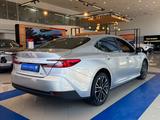 Toyota Camry Luxe eCVT 2026 года за 24 190 000 тг. в Актобе – фото 5