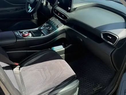 Hyundai Santa Fe 2021 года за 14 000 000 тг. в Шиели – фото 3