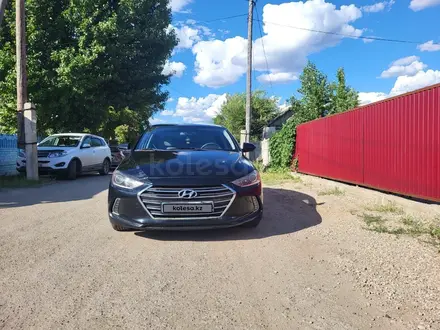 Hyundai Elantra 2017 года за 7 500 000 тг. в Актобе