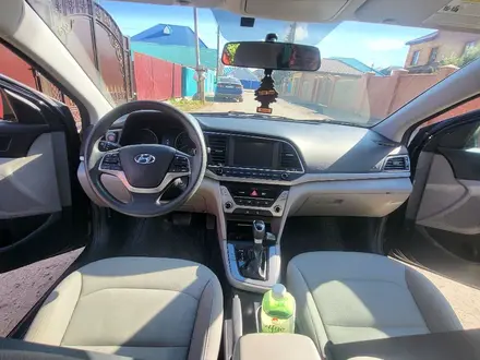 Hyundai Elantra 2017 года за 7 500 000 тг. в Актобе – фото 7