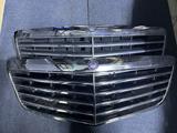 Решетка радиатора W211 рестайлинг 211 рест Мерседес Mercedes за 65 000 тг. в Алматы