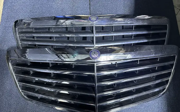 Решетка решотка радиатора W211 рестайлинг 211 рест Мерседес Mercedes за 65 000 тг. в Алматы