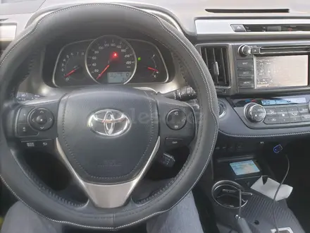 Toyota RAV4 2015 года за 12 500 000 тг. в Астана – фото 11