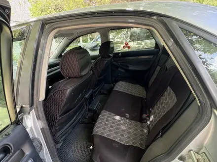Audi A4 1997 года за 1 800 000 тг. в Караганда – фото 3