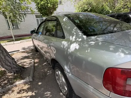 Audi A4 1997 года за 1 800 000 тг. в Караганда – фото 4
