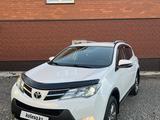 Toyota RAV4 2015 года за 10 800 000 тг. в Петропавловск