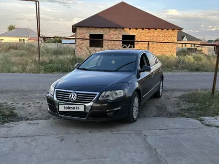Volkswagen Passat 2006 года за 3 700 000 тг. в Алматы – фото 2