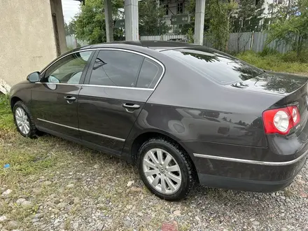 Volkswagen Passat 2006 года за 3 700 000 тг. в Алматы – фото 4