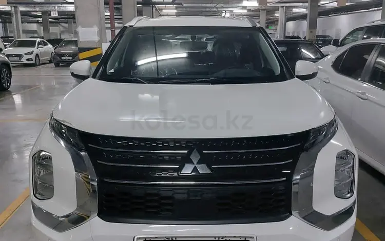 Mitsubishi Outlander 2023 года за 17 400 000 тг. в Петропавловск