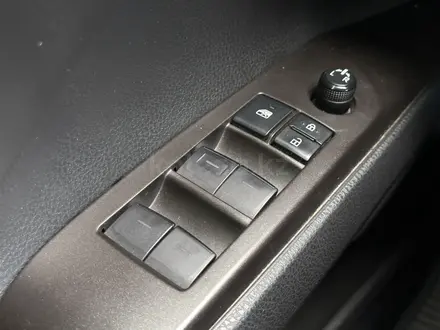 Toyota Camry 2021 года за 12 900 000 тг. в Актобе – фото 14