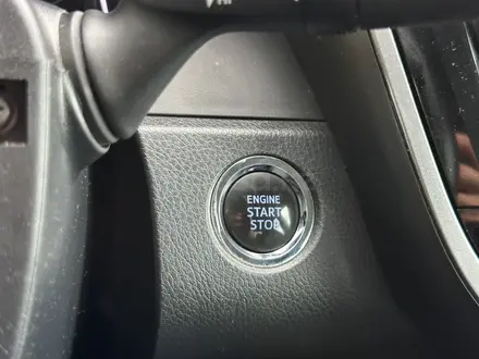 Toyota Camry 2021 года за 12 900 000 тг. в Актобе – фото 18