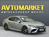 Toyota Camry 2021 годаүшін12 900 000 тг. в Актобе – фото 2