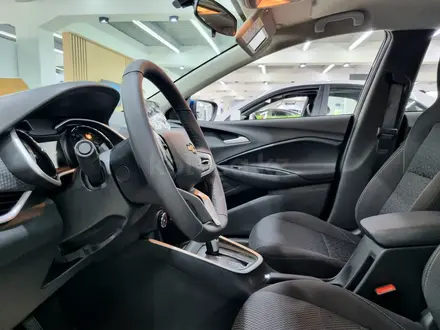 Chevrolet Onix 1LT 2025 года за 6 990 000 тг. в Усть-Каменогорск – фото 11