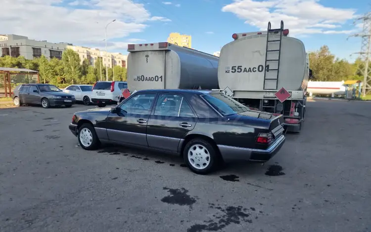 Mercedes-Benz E 230 1990 годаfor2 700 000 тг. в Астана