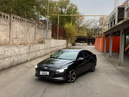 Hyundai Elantra 2021 года за 9 500 000 тг. в Алматы – фото 2