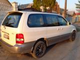 Kia Carnival 2001 года за 2 500 000 тг. в Алматы – фото 4