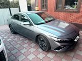 Hyundai Elantra 2024 года за 9 100 000 тг. в Алматы – фото 2
