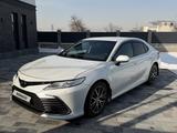 Toyota Camry 2021 года за 17 200 000 тг. в Алматы