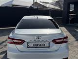 Toyota Camry 2021 года за 17 200 000 тг. в Алматы – фото 5