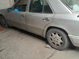 Mercedes-Benz E 220 1994 годаүшін1 300 000 тг. в Тараз – фото 2