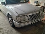 Mercedes-Benz E 220 1994 годаүшін1 300 000 тг. в Тараз