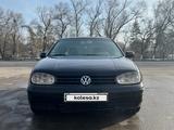 Volkswagen Golf 2002 годаүшін2 500 000 тг. в Алматы