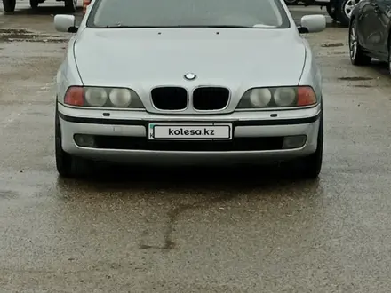 BMW 528 1998 года за 3 200 000 тг. в Актау – фото 2