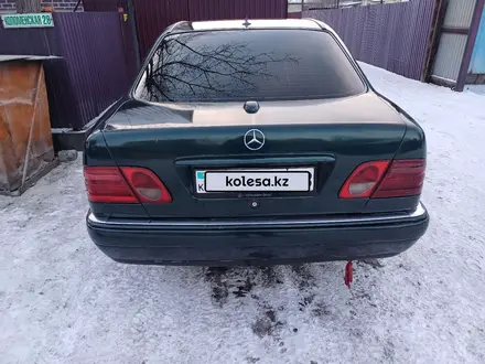 Mercedes-Benz E 230 1996 года за 2 700 000 тг. в Семей – фото 2