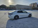 Toyota Camry 2022 года за 20 000 000 тг. в Астана – фото 3