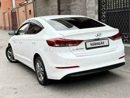 Hyundai Elantra 2018 года за 8 300 000 тг. в Алматы – фото 3