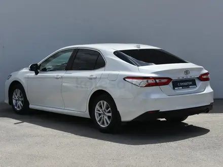 Toyota Camry 2019 года за 10 600 000 тг. в Атырау – фото 6