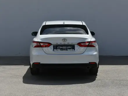 Toyota Camry 2019 года за 10 600 000 тг. в Атырау – фото 7