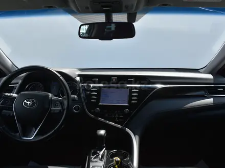 Toyota Camry 2019 года за 10 600 000 тг. в Атырау – фото 9