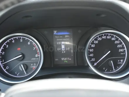 Toyota Camry 2019 года за 10 600 000 тг. в Атырау – фото 13