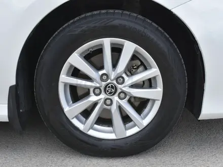 Toyota Camry 2019 года за 10 600 000 тг. в Атырау – фото 19