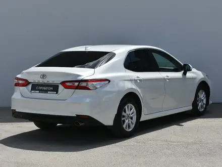 Toyota Camry 2019 года за 10 600 000 тг. в Атырау – фото 8