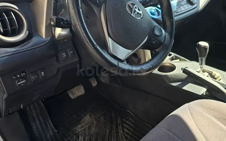 Toyota RAV4 2014 годаfor10 500 000 тг. в Шымкент