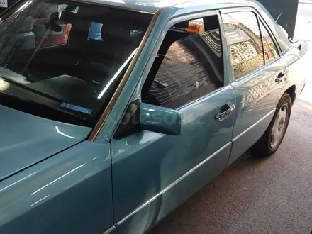 Mercedes-Benz E 230 1992 года за 1 700 000 тг. в Шымкент – фото 3