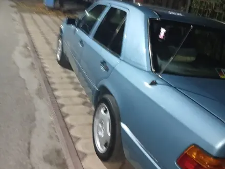 Mercedes-Benz E 230 1992 года за 1 700 000 тг. в Шымкент – фото 4